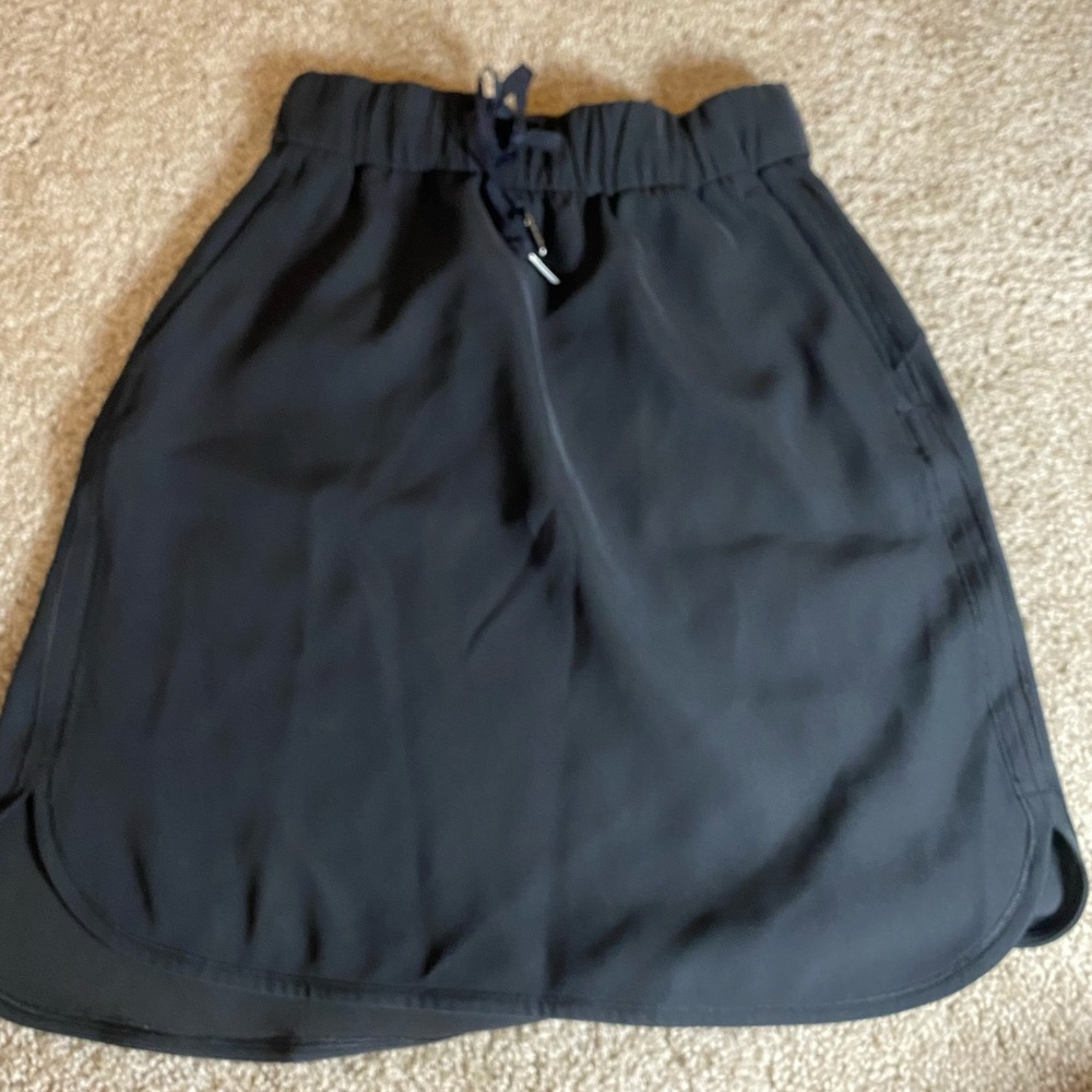 Size 4 lululemon skirt NWOT